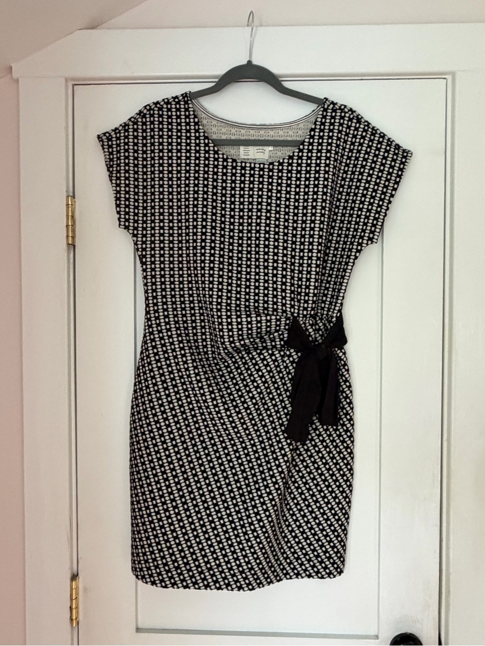 Black & White Geometric Tie-Waist Dress by